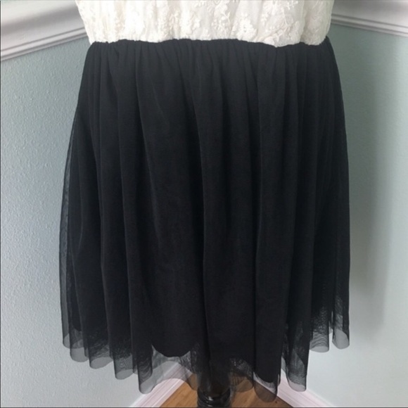 🌲🎁 Cream and black lace dress party dress - Picture 2 of 5